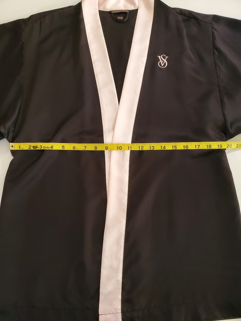 🟢2669 * Victoria's Secret Satin Kimono Robe Logo Black Pink One Size - Picture 9 of 12